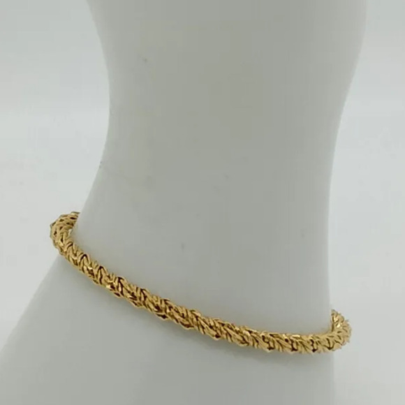 Givenchy Chain Bracelet Gold Tone Stamped GIVENCHY Paris New York - Picture 13 of 13